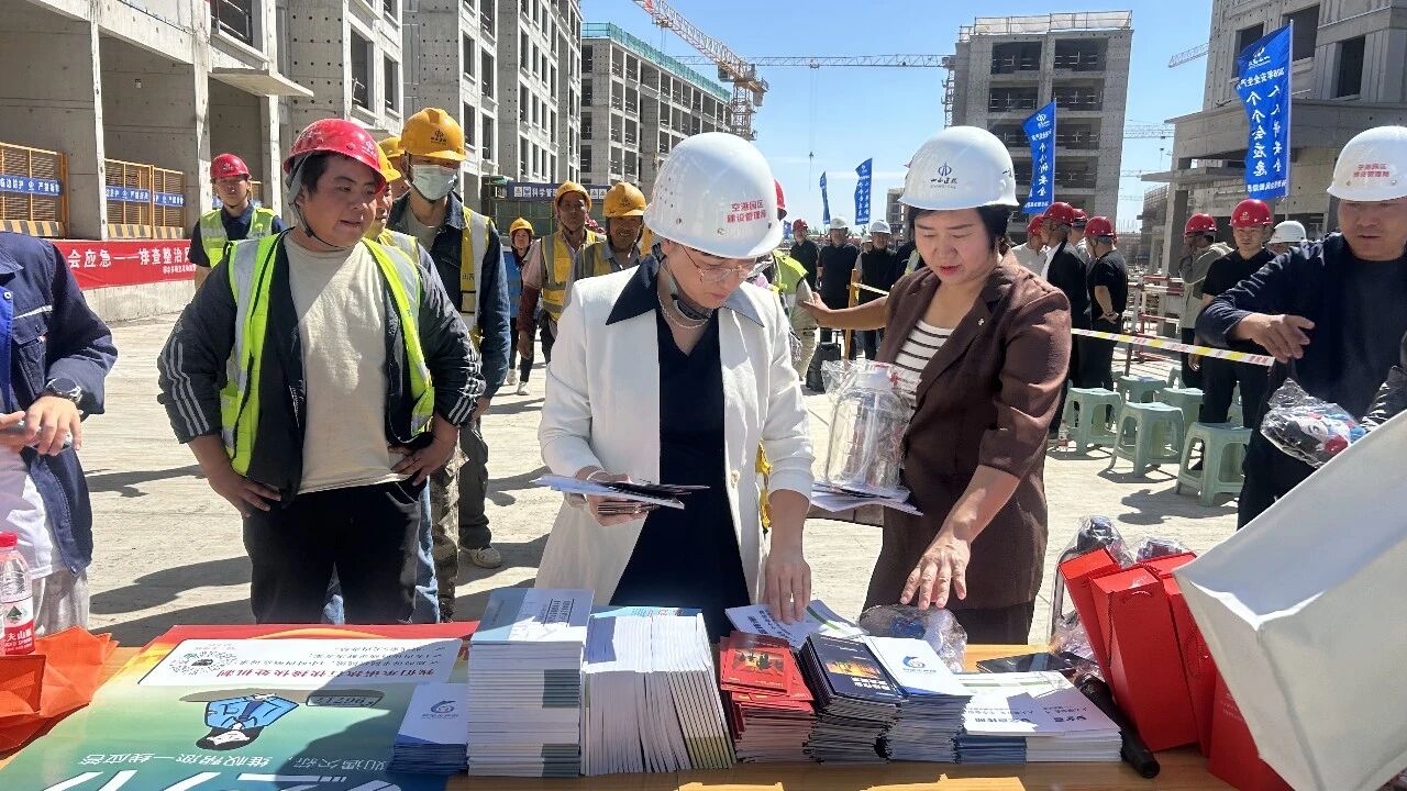 空港园区开展高空坠落及物料堆火灾消防 应急综合演练   