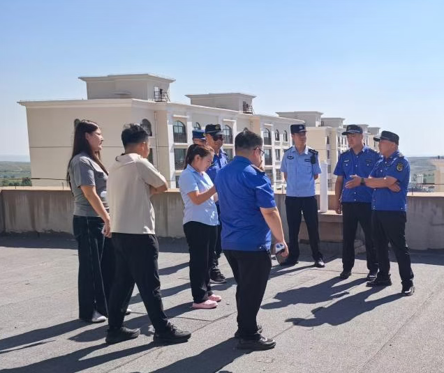 园区城市管理综合行政执法中队开展 小区执法专项整治  